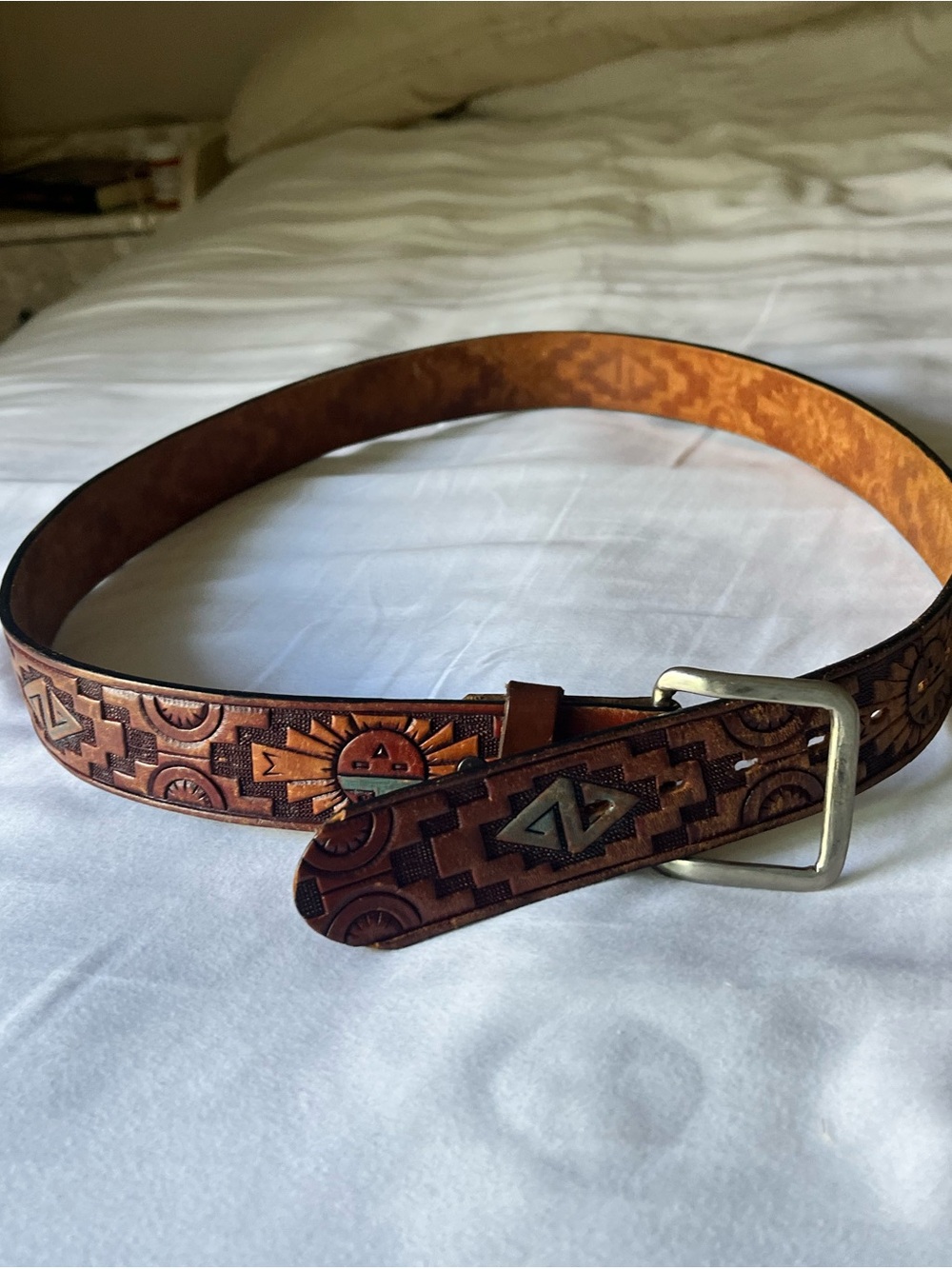 Vintage Tooled Brown Leather Men's Belt with Southwestern Motif